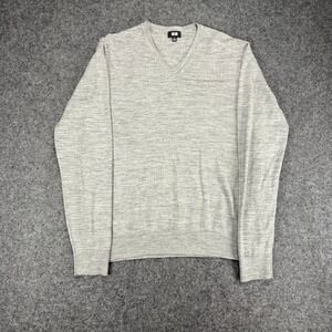 Uniqlo Mens V Neck Knit Sweater 100% Wool Light Gray Long Sleeve Casual